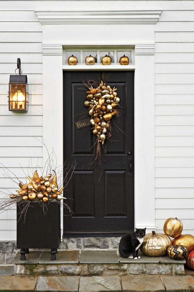 43 Halloween Porch Decorating Ideas for 2022