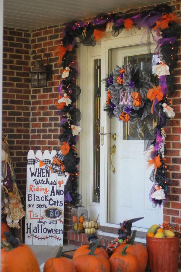 43 Halloween Porch Decorating Ideas for 2022