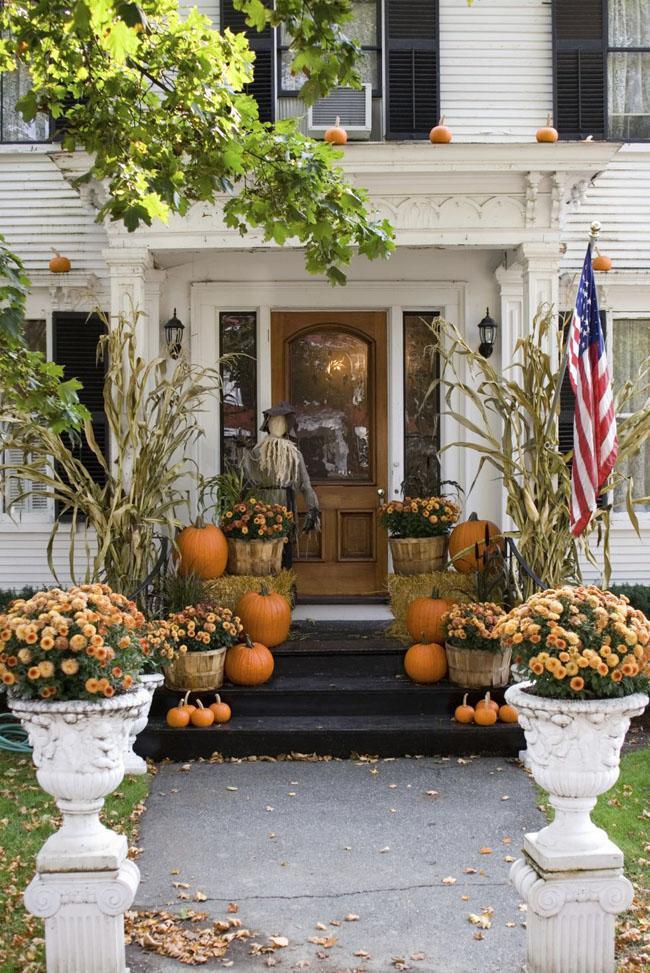 43 Halloween Porch Decorating Ideas for 2022