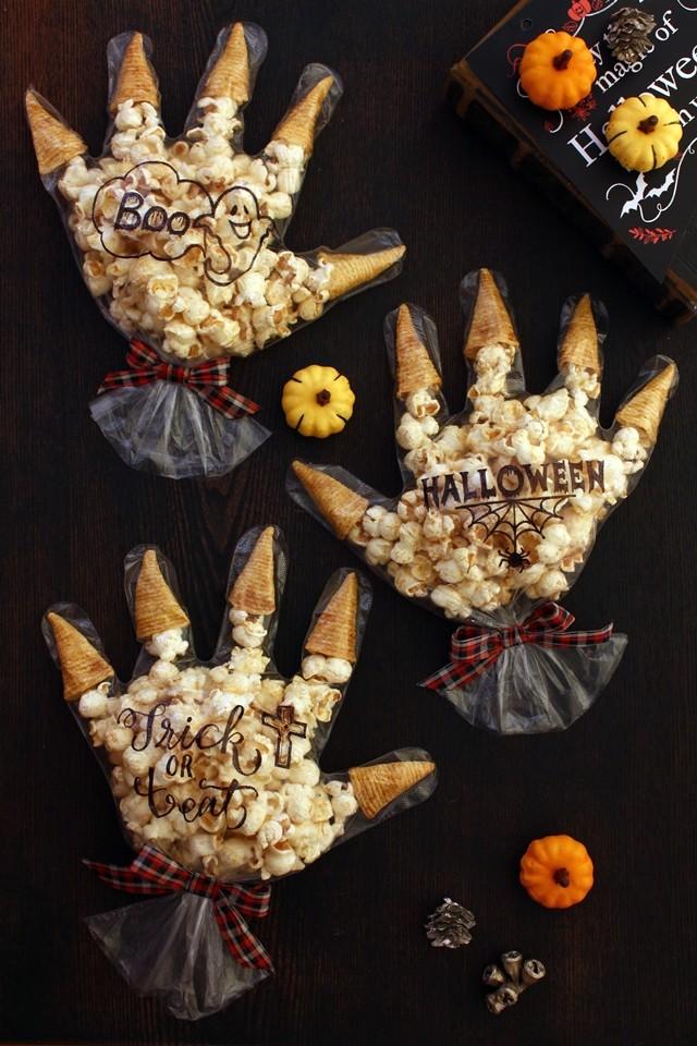 25 Easy And Cheap Halloween Treat Bags for Your Inspiration