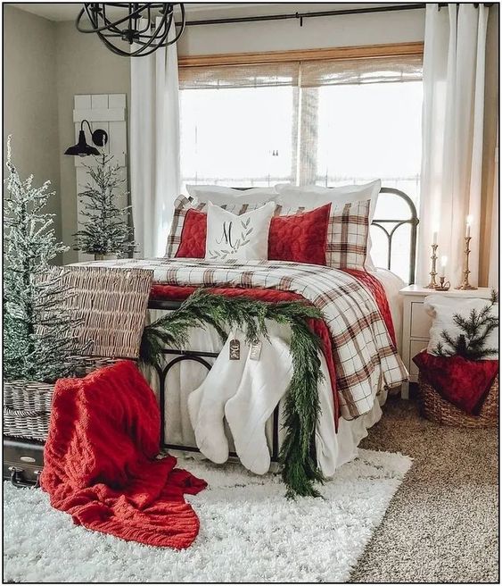 40 Festive Christmas Bedroom Decorating Ideas