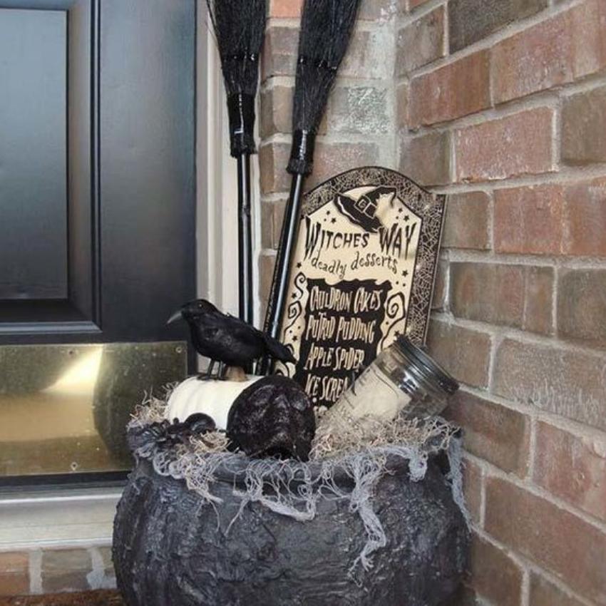 43 Halloween Porch Decorating Ideas for 2022