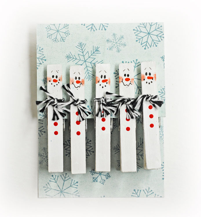 36 Creative Christmas Clothes Pin Crafts and Ideas