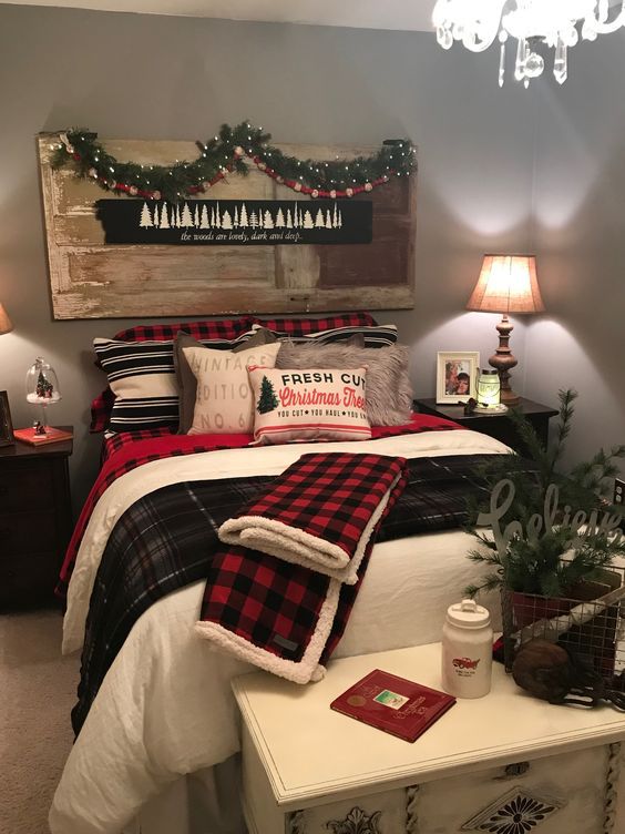 40 Festive Christmas Bedroom Decorating Ideas