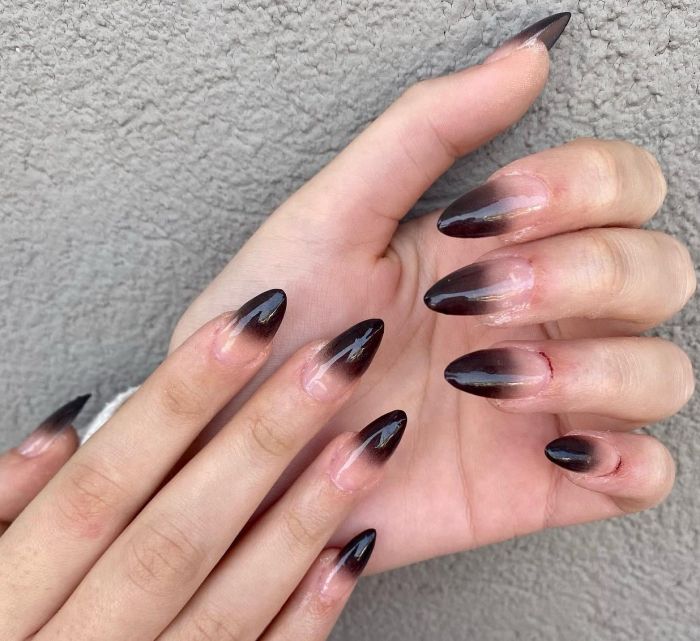 Pretty Almond Black Ombre Nail