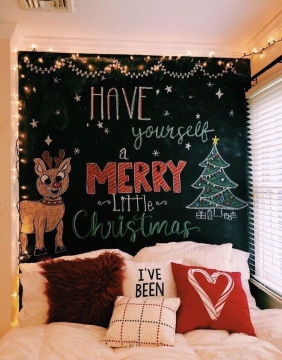 40 Festive Christmas Bedroom Decorating Ideas