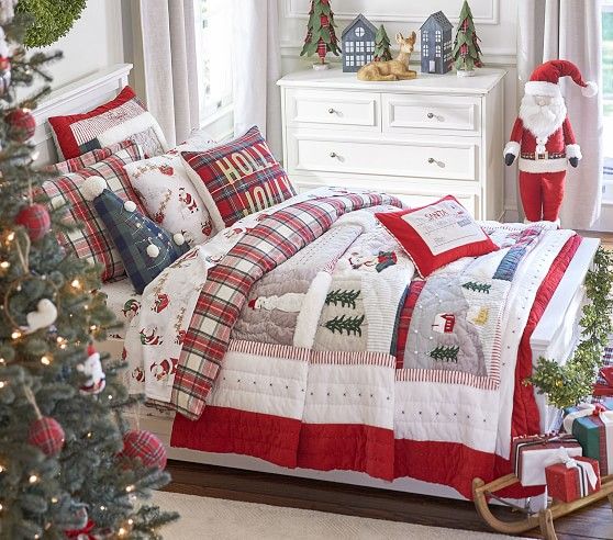 40 Festive Christmas Bedroom Decorating Ideas