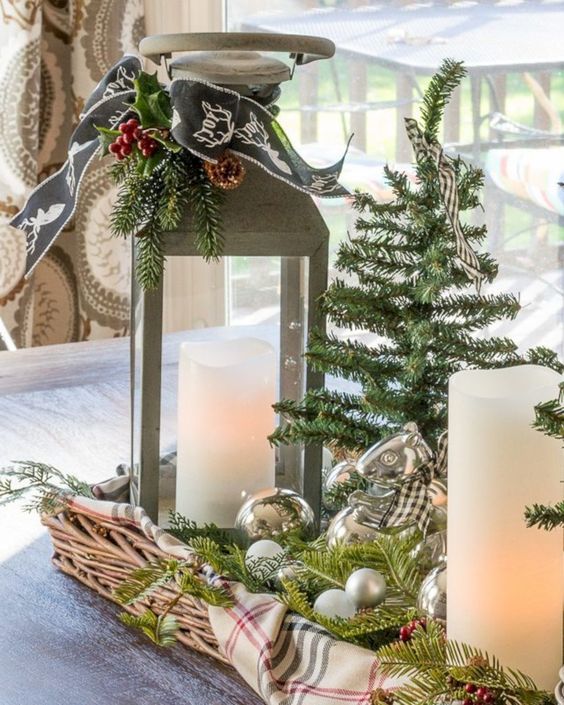 40 Pretty Christmas Table Centerpieces Decoration Ideas