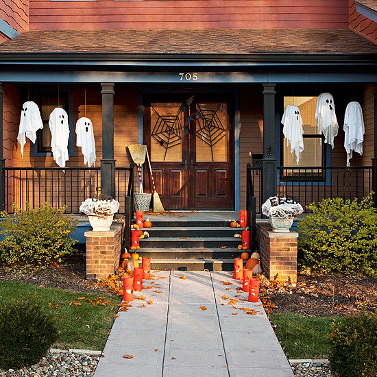 43 Halloween Porch Decorating Ideas for 2022