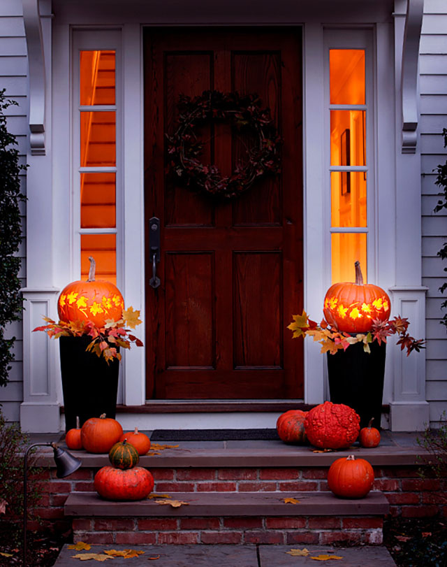 43 Halloween Porch Decorating Ideas for 2022