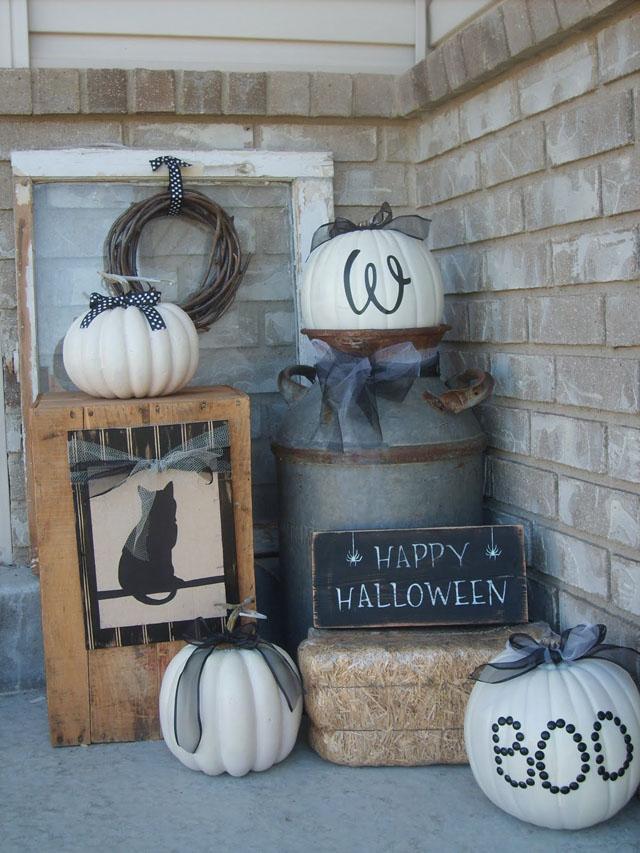 43 Halloween Porch Decorating Ideas for 2022