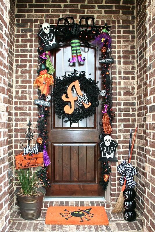 43 Halloween Porch Decorating Ideas for 2022