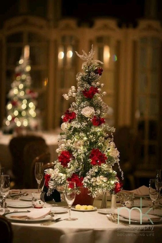 40 Pretty Christmas Table Centerpieces Decoration Ideas