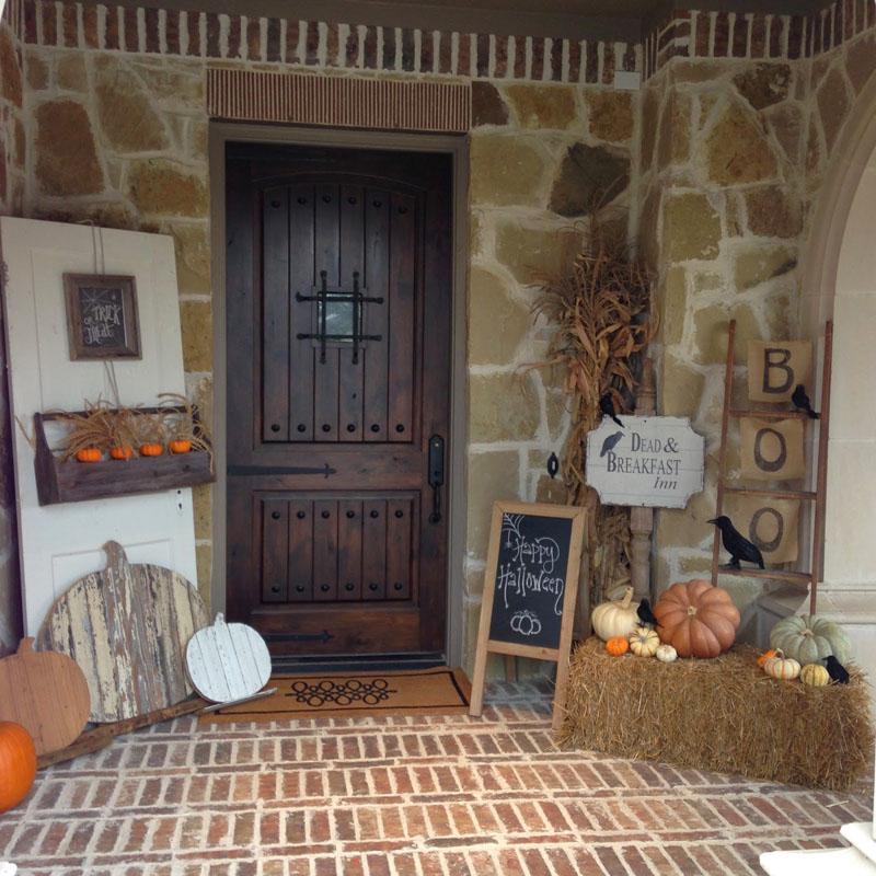 43 Halloween Porch Decorating Ideas for 2022