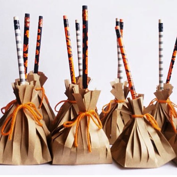 25 Easy And Cheap Halloween Treat Bags for Your Inspiration