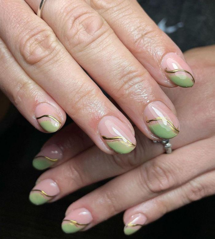 Rounded Swirl Sage Green Nail