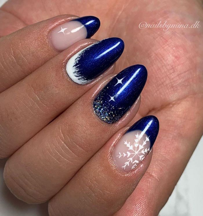 Pretty Oval Blue Christmas Nail