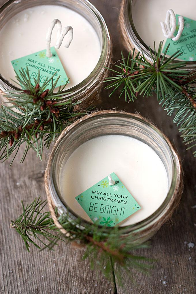 25 Creative DIY Christmas Scented Candles to Give A Holiday Feeling