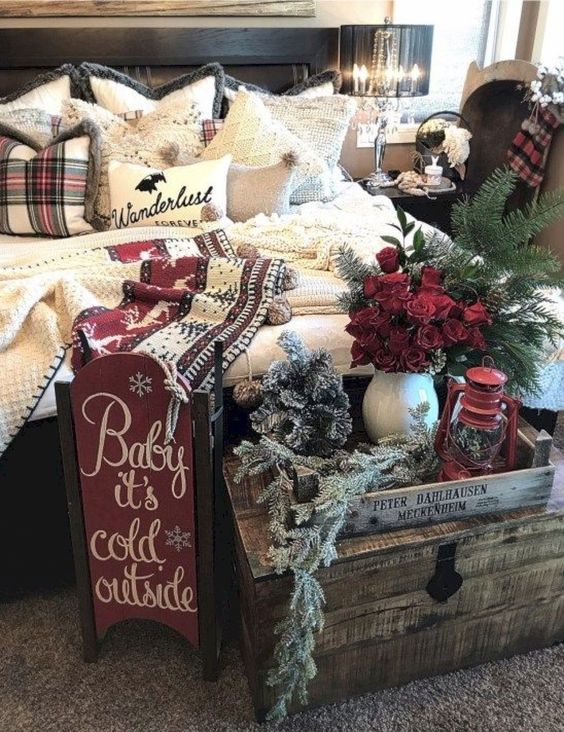 40 Festive Christmas Bedroom Decorating Ideas