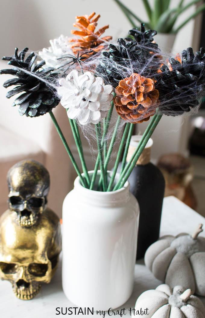 20 Cool DIY Pine Cone Crafts for Halloween