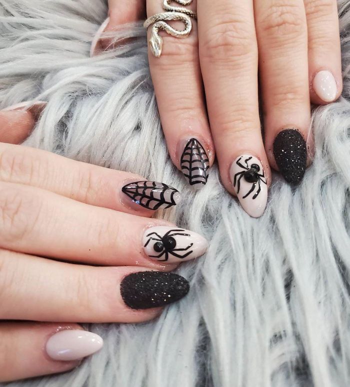 Almond 3d Black Spider Nail Art