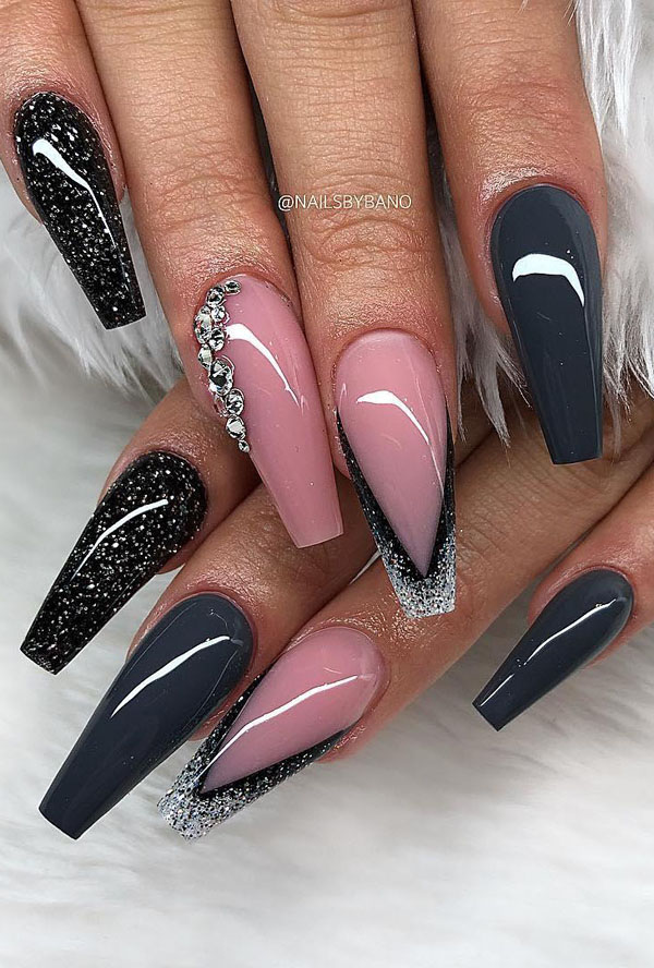 Black French Tip Coffin Nails With Design - img-pewpew