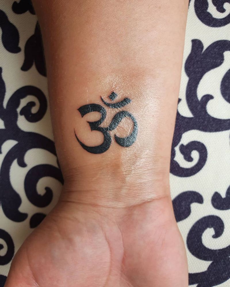 30 Pretty AUM Tattoos to Inspire You | Style VP | Page 2